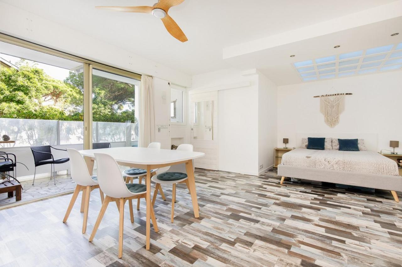Grand Studio Neuf Face Port Et Plage, Parking Prive Гольф-Жуан Экстерьер фото