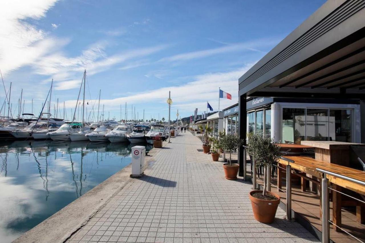 Grand Studio Neuf Face Port Et Plage, Parking Prive Гольф-Жуан Экстерьер фото